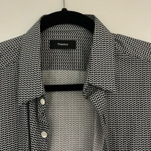 Theory size M navy colored pattern